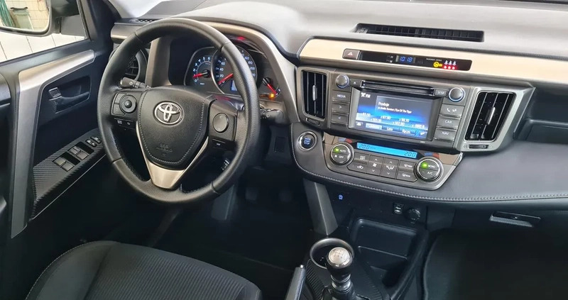 Toyota RAV4 cena 65000 przebieg: 171000, rok produkcji 2015 z Piotrków Trybunalski małe 562